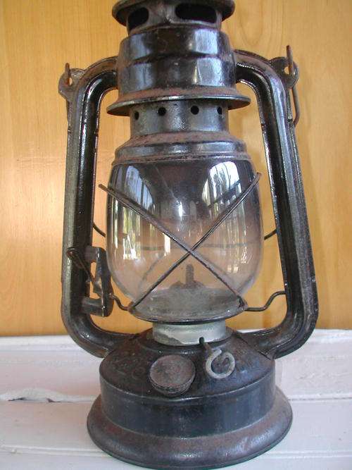 ANTIEKE PARAFIN LANTERN. WERKEND!