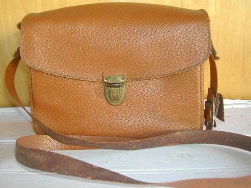 ANTIQUE LEATHER LIKE HAND BAG!!! STUNNING FIND!!!