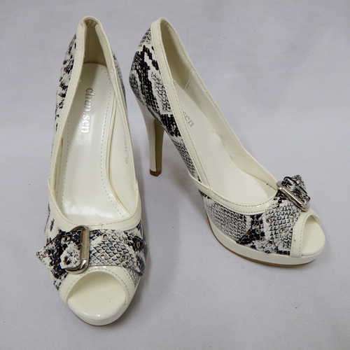 Brand new pair of Chun.Sen snake skin print high heels - Size: 38