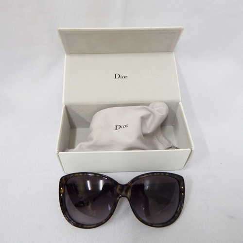 Authentic Christian Dior woman's sunglasses in original box (Dior Bengale)