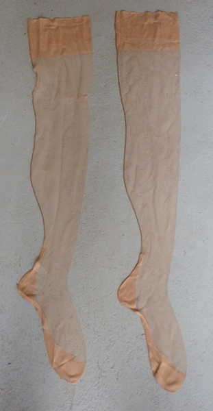 Vintage beige stockings with seams - 100 cm long