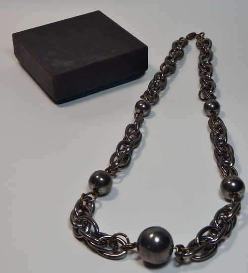White metal ball and chain fashion necklace