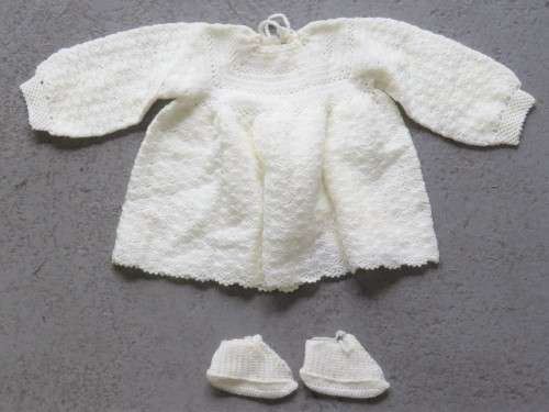 Handmade light yellow baby clothes - Thin wool - Looks like new born