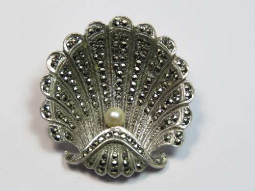 Vintage Marcasite  brooch - Some stones missing