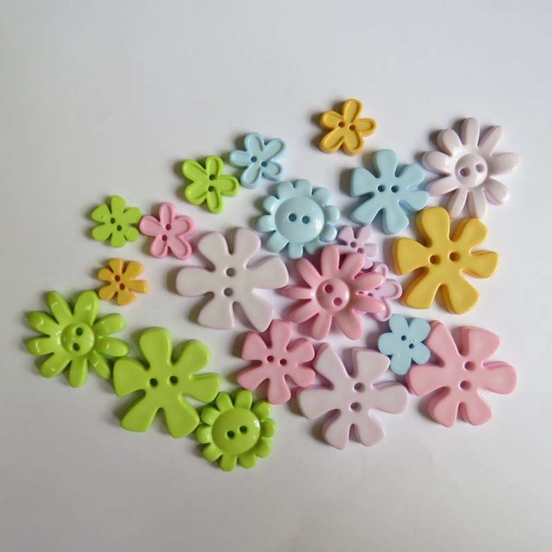 Lot of 21 pastel colour flower buttons