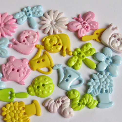 Lot of 20 different garden theme buttons - Pastel colours