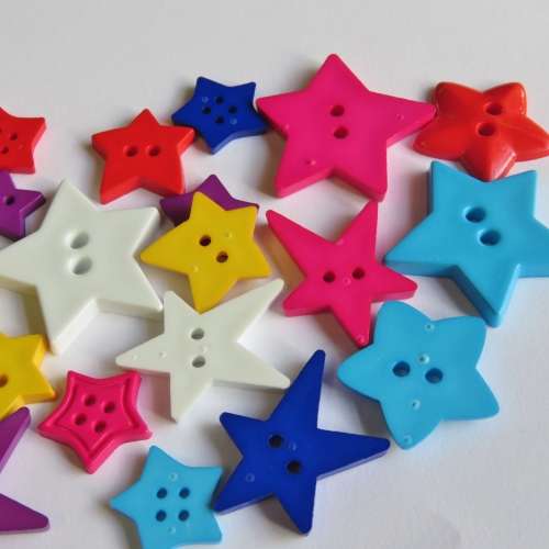 Lot of 21 star shape buttons - Different sizes and colours