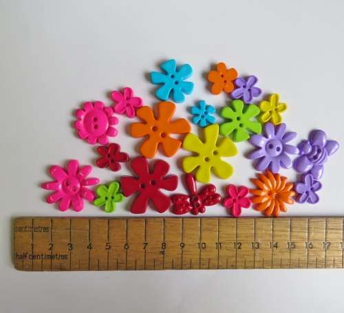 Lot of 19 colourful flower buttons