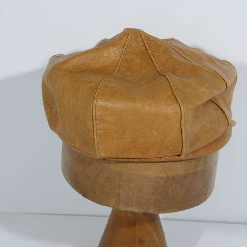 Vintage Italian Benelli leather cap - Size 55 cm