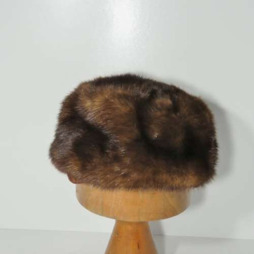 Dark brown fur hat - 59 cm