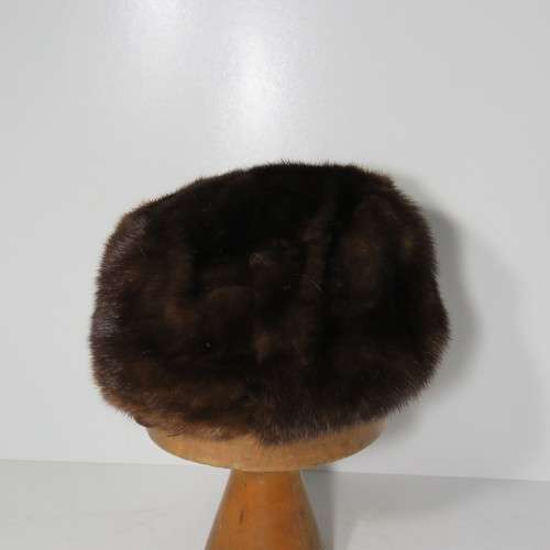 Dark brown fur hat - 59 cm