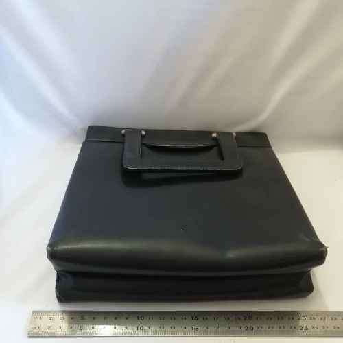 Vintage black handbag still in good condition
