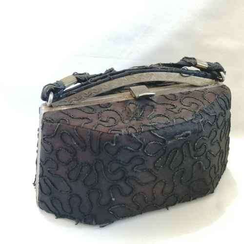 Vinatge hardcase handbag with beadwork