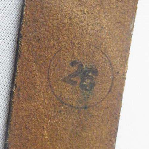 Vintage leather belt - Size: 26 - (it's small) - Length: 78.9 cm