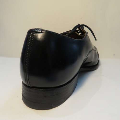 Church`s Shoes pair of calf leather oxford black formal shoes - Size 8 - Barely warn