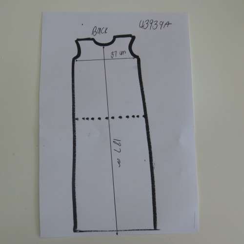 Beautiful wedding dress - Like New - Sizes shown in pictures