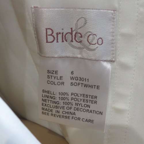 Beautiful Bride and Co. wedding dress - Like new - Sizes shown in pictures