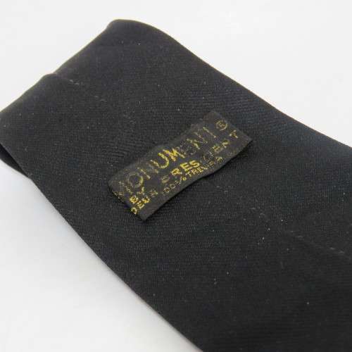 Black Monument tie with unknown crest - Length 129 cm
