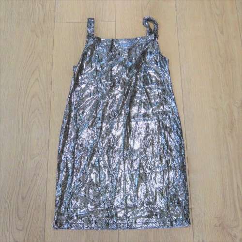 Lavender ladies dress - Size medium - Total back length 60 cm - Armpit to armpit 39 cm