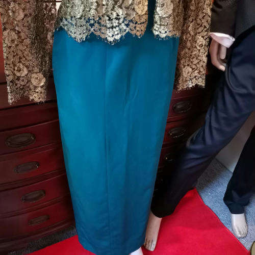 Leonard Joubert Couturiet emerald green evening dresswith gold lace