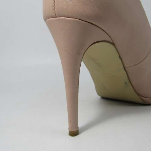 Ladies size 9 Studio W light pink / peach high heels