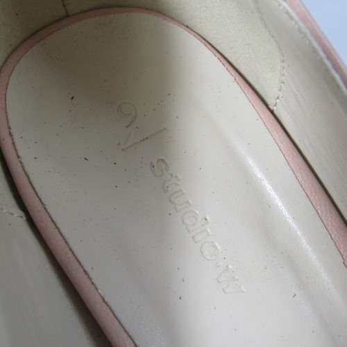 Ladies size 9 Studio W light pink / peach high heels