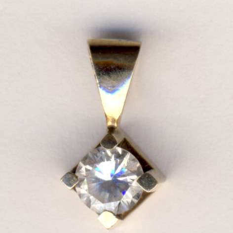9 karat gold pendant with Topaz - as per scan