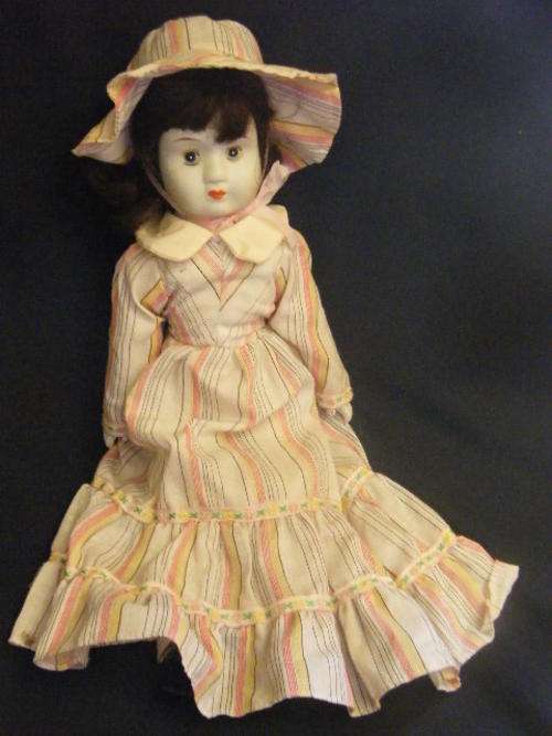 Porcelain doll as per photo
