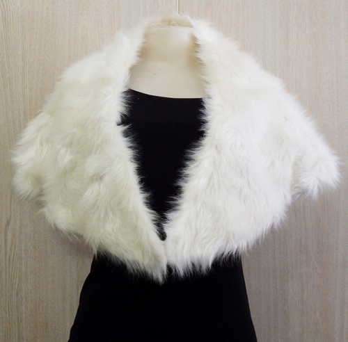 Bride's faux fur stola