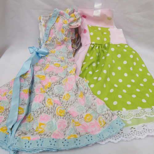 Lot of 2 girls dresses - Looks like 2 - 3 years
