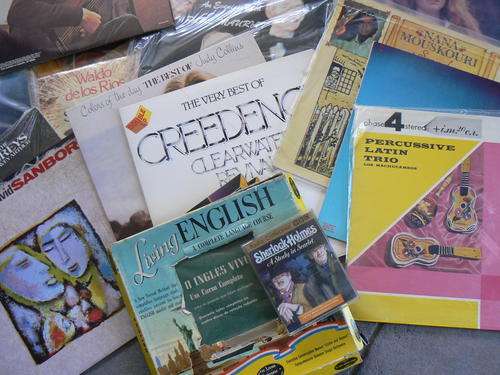 THIS BARGAIN DO NOT MISS OUT ON VINTAGE RECORDS  COMBO   EXELLENT