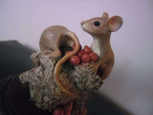 UNUSAL  MOUSE ITEM  TO COLLECT ONLY CERTAIN AMOUNT MADE
