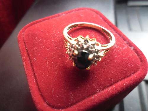 What a beauty ladies Gold ring 9 ct gold what a beuty do not miss out genuine gold