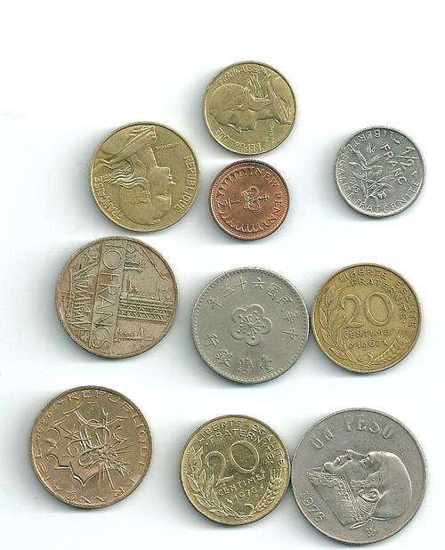 Lot of 10 world coins - some coins no longer is circulation