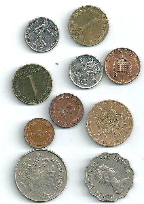 Lot of 10 world coins - some coins no longer is circulation
