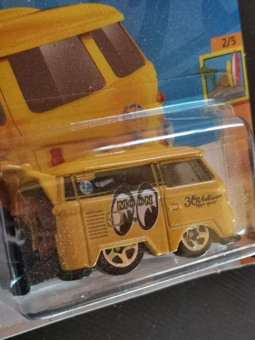 Hot Wheels Moon Eyes Volkswagen Kombi