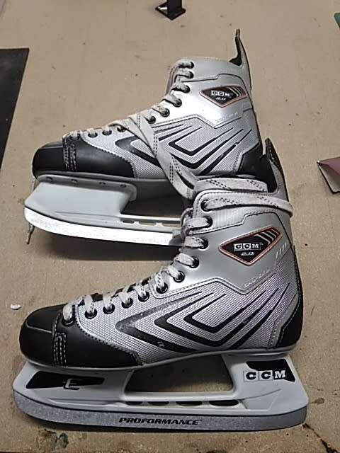 ICE Hockey Skates CCM 2.0 AGILITY Tacks - Used