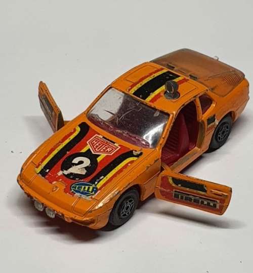 Corgi Porsche 924 Scale 1:43
