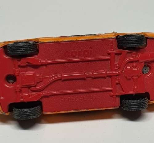 Corgi Porsche 924 Scale 1:43