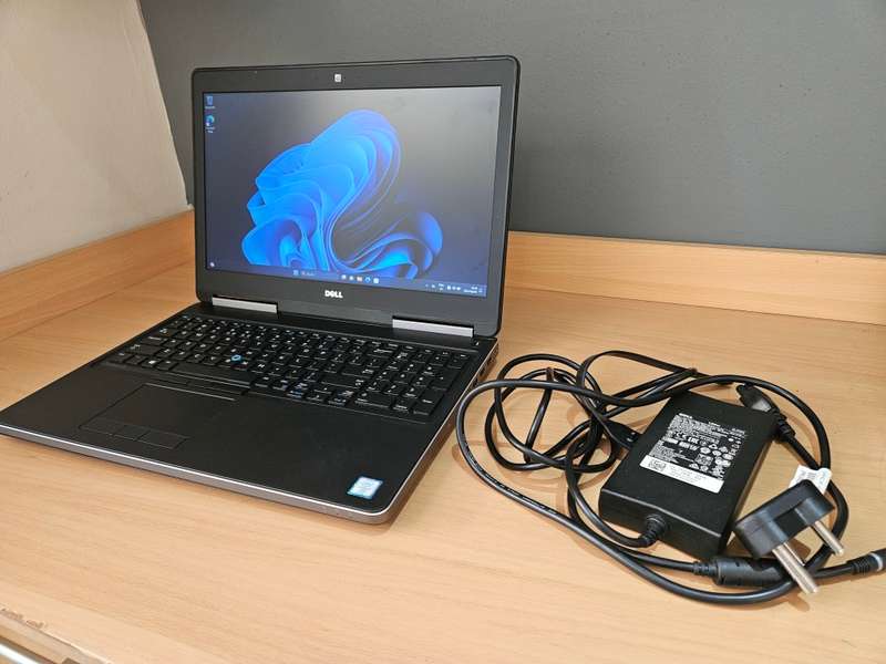 MONSTER LAPTOP*Dell precision 7520*i7-6820hq*16GB DDR4*256 GB SSD*EXPANDABLE RAM & STORAGE SLOTS