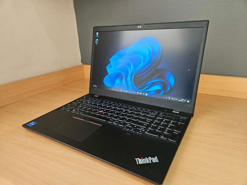 IMMACULATE*AMAZING LAPTOP*LENOVO THINKPAD L15*i5-1135g7*8GB DDR4*256GB SSD*WINDOWS 10 PRO