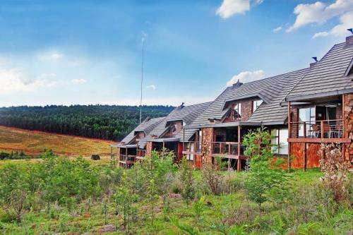 Various full weeks @ Crystal Springs Mountain Lodge 6 sleeper ( 4 adults 2 kids under 12)