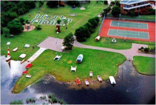 Various Midweeks @ Baywater Village ( 6 Sleeper ) 4 Adults 2 Kids
