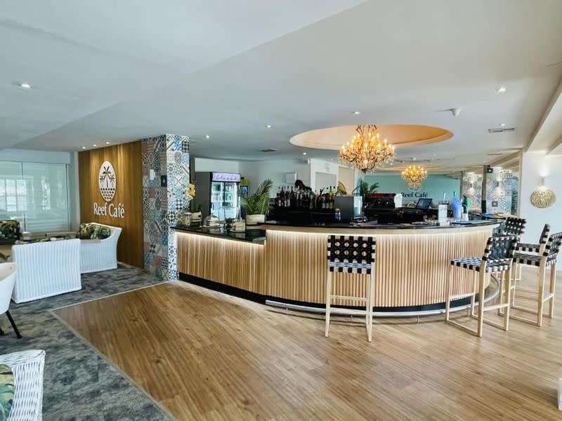 Valentines Week , Breakers Resort , 12-17 February 2024 ( 5 nights ) 6 Sleeper 4 adults 2 kids