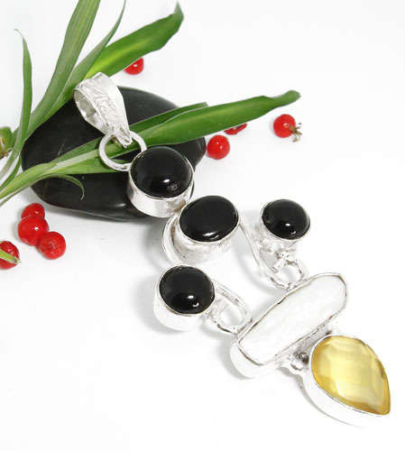 WEEKEND SPECIAL !!!***925 STERLING SILVER ***BLACK ONYX , BIWA PEARL , CHALCEDONY PENDANT