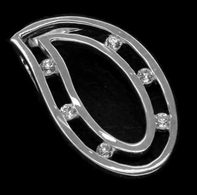 **LATE ENTRY** WAY OUT !!!*** 925 Sterling Silver ***Spectacular Pendant with Swarovski Crystals