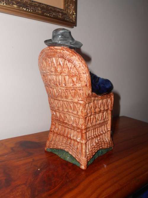 Royal Doulton "Taking Things Easy" RN2677 : Pristine Conditon