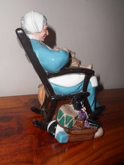 BUY NOW!  Royal Doulton "Nanny" HN2221 Figurine: Pristine Conditon
