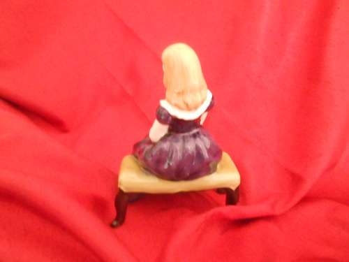 Charming Royal Doulton "Affection" HN2236, Figurine  : COPR 1964