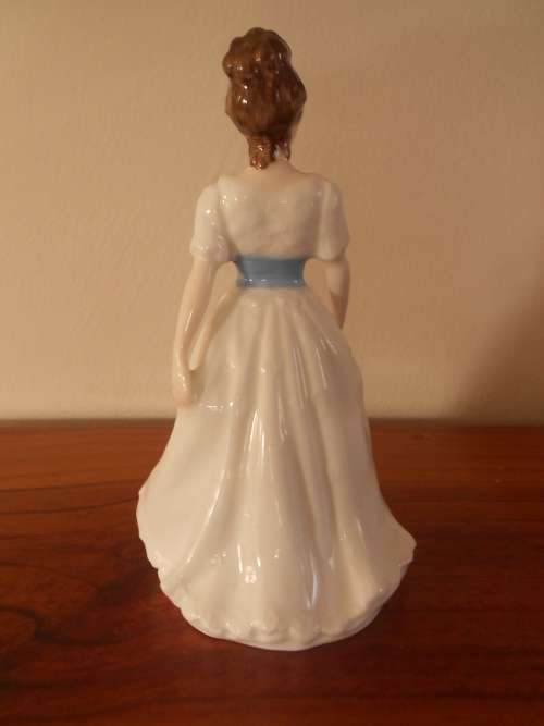 Low starting bid: Charming Royal Doulton "Melody" HN 4117 Figurine, Pristine Condition